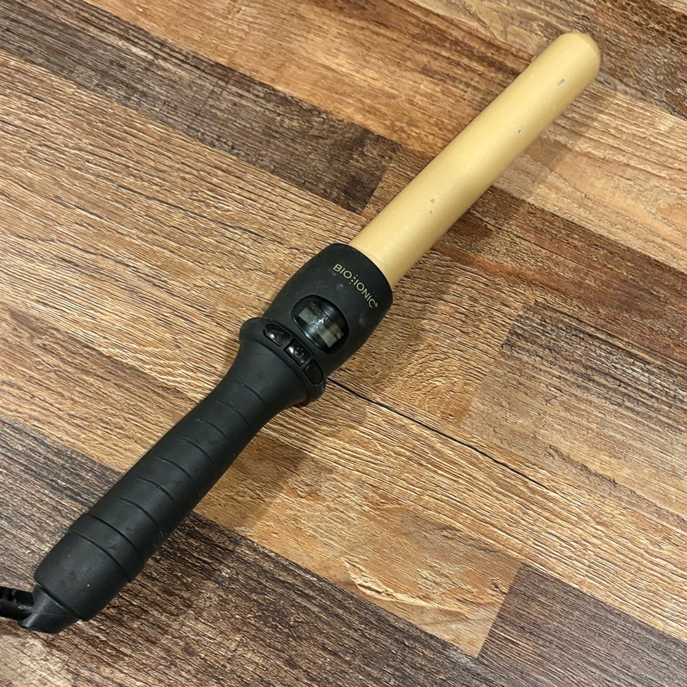 Bio Ionic Gold and Black Curling Wand